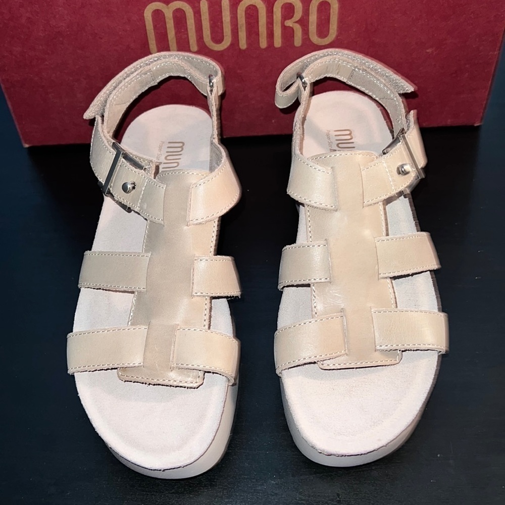 Munro Flynn platform comfort sandals Sz 8 N Distressed Taupe leather new